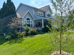 2156 Hillebrand Dr in Cross Plains, WI - Building Photo - Building Photo