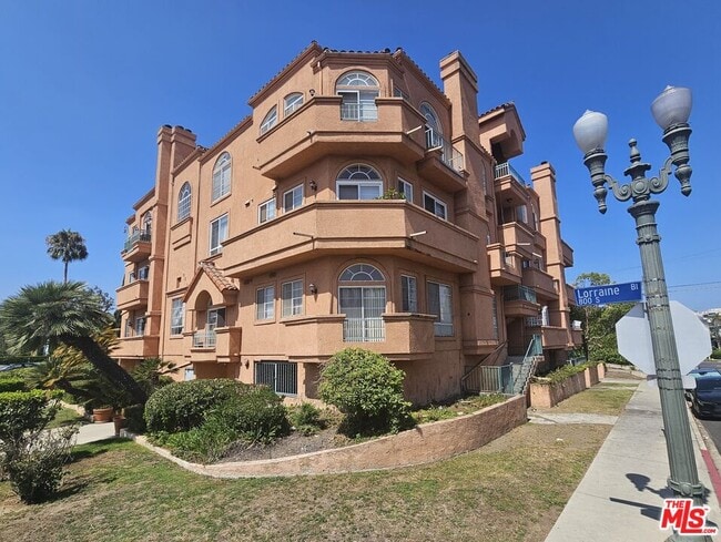 property at 801 Lorraine Blvd