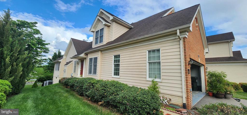 22862 Quante Square in Ashburn, VA - Building Photo