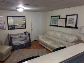 6 Alberta Ter, Unit 2R in Cambridge, MA - Building Photo - Building Photo