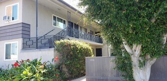 1330 W Valencia Dr, Unit B in Fullerton, CA - Building Photo