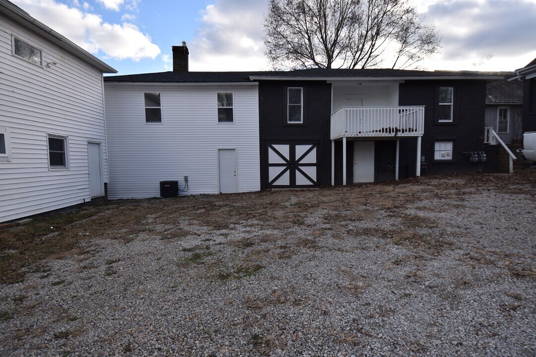 15 5th St in Roseville, OH - Building Photo