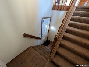 17 Little Oak Ln in Rocky Hill, CT - Building Photo - Building Photo