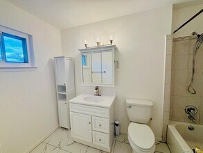 235-12 147th Dr in Queens, NY - Building Photo - Building Photo