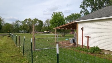210 Tatertown Rd in Paris, TN - Building Photo - Building Photo