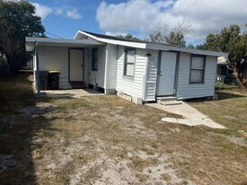 612 Grady Ln in Lakeland, FL - Building Photo