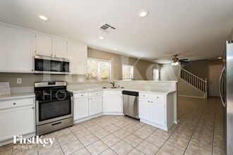 530 Swiss Cottage Ave in Las Vegas, NV - Foto de edificio - Building Photo