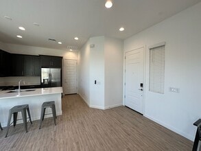 32518 N 21st Ln, Unit Apartment in Phoenix, AZ - Building Photo - Building Photo