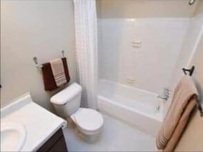 1836 Colonial Village Way in Waterford Township, MI - Building Photo - Building Photo