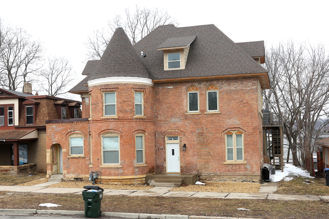 810 S Broad St in Mankato, MN - Building Photo