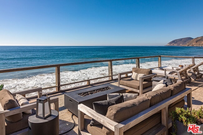 42602 Pacific Coast Hwy in Malibu, CA - Building Photo - Building Photo