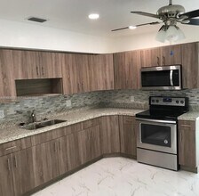 6710 SW 18th Ct in Pompano Beach, FL - Building Photo - Building Photo