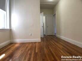 1185 Boylston St, Unit 9 in Boston, MA - Building Photo