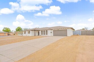 2037 E Riviera Dr in Tempe, AZ - Building Photo - Building Photo