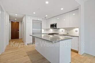 45 Sutton Square SW in Washington, DC - Building Photo - Building Photo