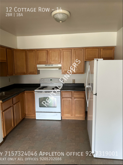 12 Cottage Row, Unit 14 in Marinette, WI - Building Photo