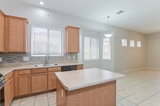 322 E Calle Cano in Green Valley, AZ - Building Photo - Building Photo