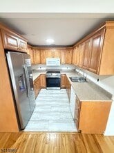 53 W Palisade Ave in Englewood, NJ - Building Photo - Building Photo