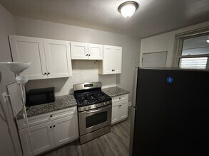 6322 N Albany Ave in Chicago, IL - Building Photo - Building Photo