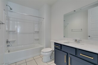 3336 Birdseye Maple Ave in Henderson, NV - Foto de edificio - Building Photo