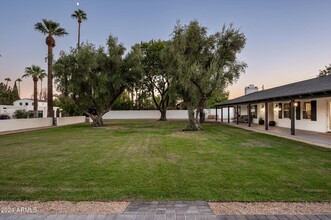 88 E Country Club Dr in Phoenix, AZ - Building Photo - Building Photo