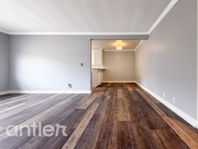 14270 Dickens St in Los Angeles, CA - Building Photo - Building Photo