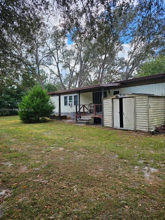 18620 Wildlife Trail in Spring Hill, FL - Building Photo