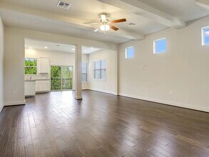 12230 Cottage Promenade Ct in Austin, TX - Foto de edificio - Building Photo