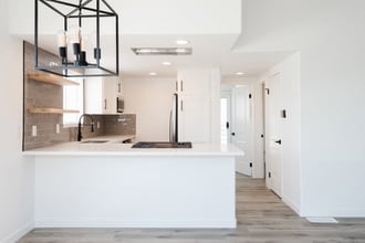 215 Moonstone St in Manhattan Beach, CA - Building Photo - Building Photo