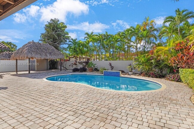 property at 14020 SW 38th St