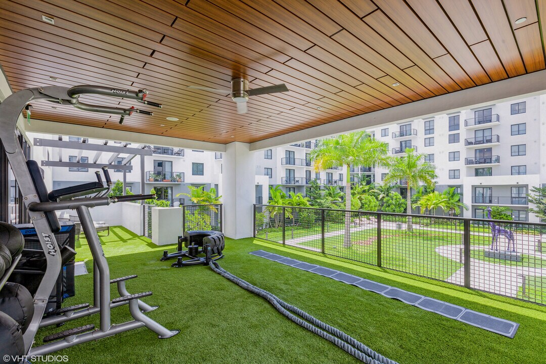Sanctuary in Doral, FL - Foto de edificio