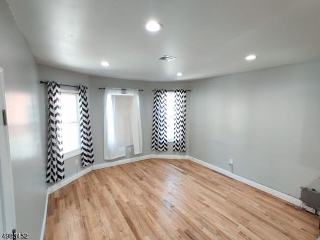 257 N 19th St-Unit -1 in East Orange, NJ - Building Photo - Building Photo