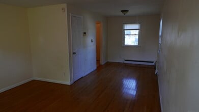 24 Adamson Ave in Norwalk, CT - Building Photo - Building Photo