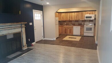 215 Circle Dr in Mount Airy, NC - Building Photo - Building Photo