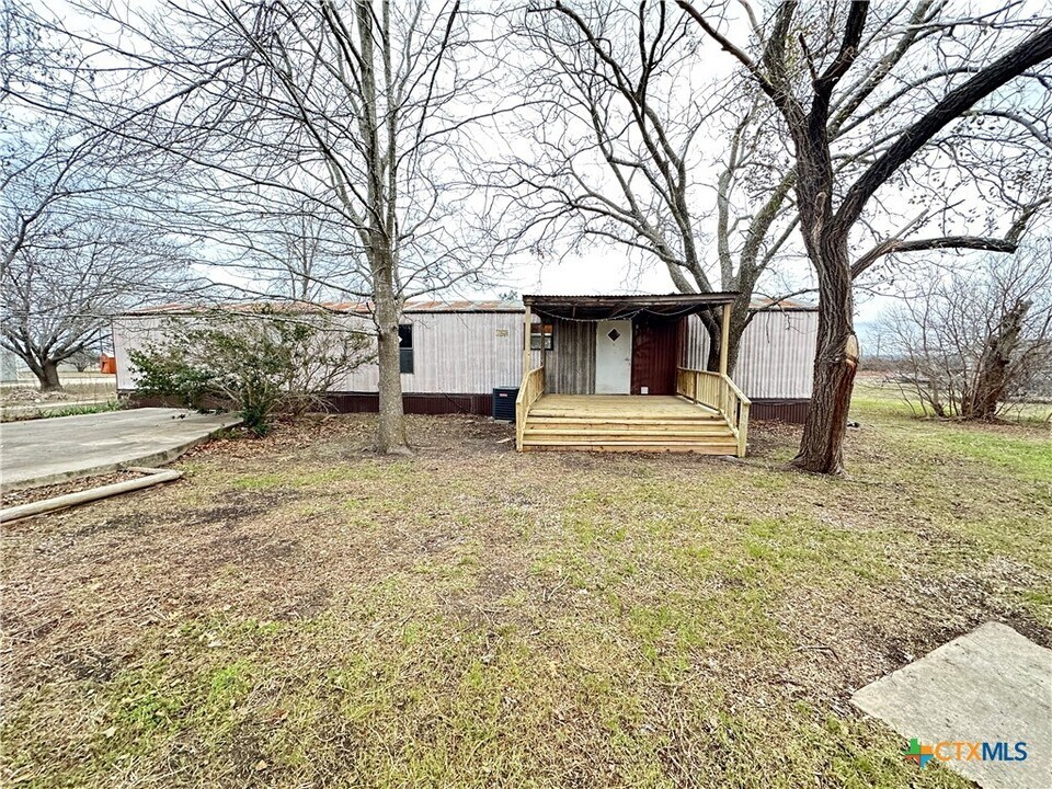 14858 W Highway 29 in Liberty Hill, TX - Building Photo
