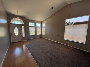 8606 Tekoa Ct in Bakersfield, CA - Building Photo - Building Photo