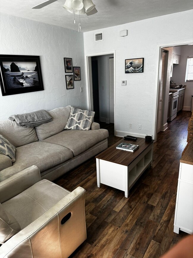 500 S Beach St, Unit D1 in Daytona Beach, FL - Building Photo - Building Photo