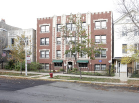 924 W Newport Ave Apartments