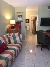 1239 Hillsboro Mile in Hillsboro Beach, FL - Building Photo - Building Photo