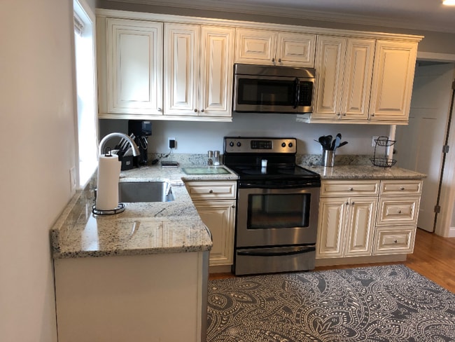 245 Lowell St in Waltham, MA - Building Photo - Building Photo