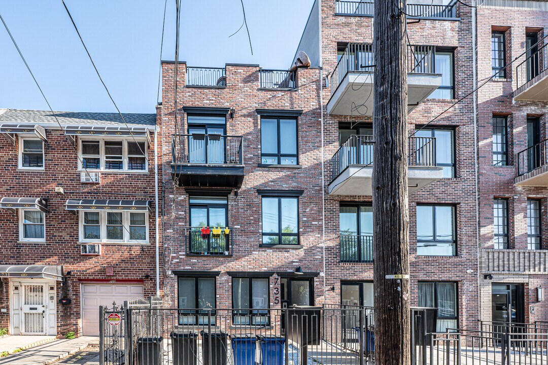 735 Fenimore St in Brooklyn, NY - Building Photo