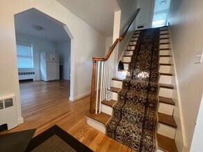 51 Bacon St, Unit 51 Beacon St in Waltham, MA - Building Photo - Building Photo