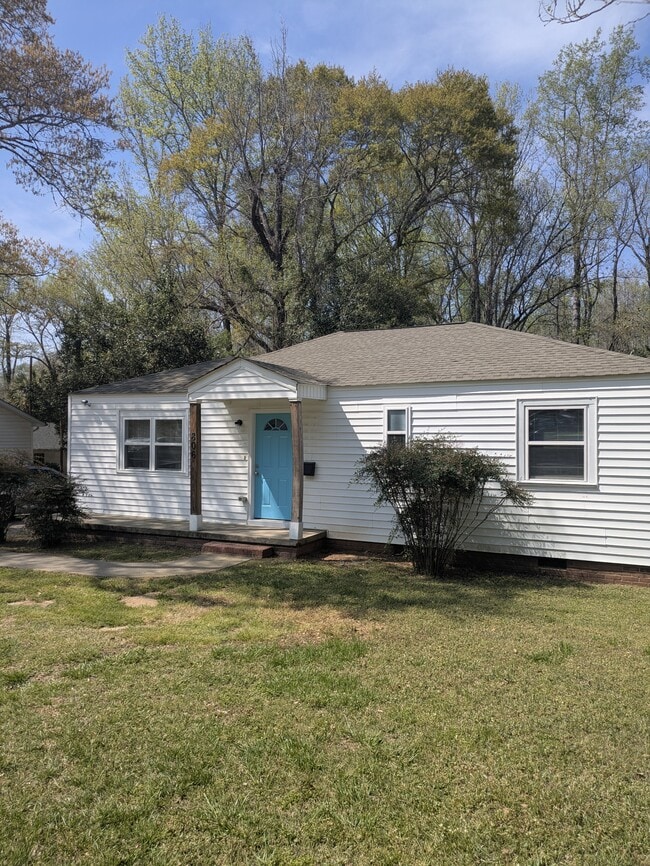 806 N Woodland Dr in Lancaster, SC - Building Photo - Building Photo