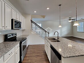 145 Lindridge Dr in Lilburn, GA - Building Photo - Building Photo