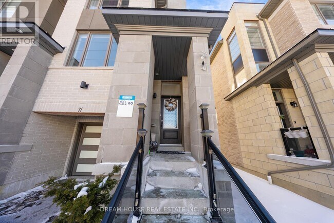 71 Donald Fleming Way in Whitby, ON - Building Photo - Building Photo