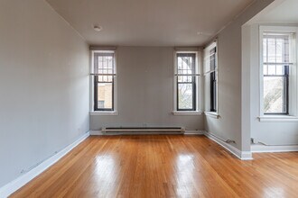 715 W Barry Ave in Chicago, IL - Building Photo - Building Photo