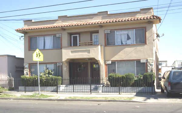 1220-1222 3/4 S Mariposa Ave in Los Angeles, CA - Building Photo