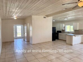 57212 Chipmunk Trail in Yucca Valley, CA - Foto de edificio - Building Photo