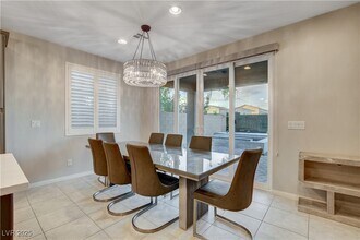 10130 Ashford Ml Ct in Las Vegas, NV - Building Photo - Building Photo