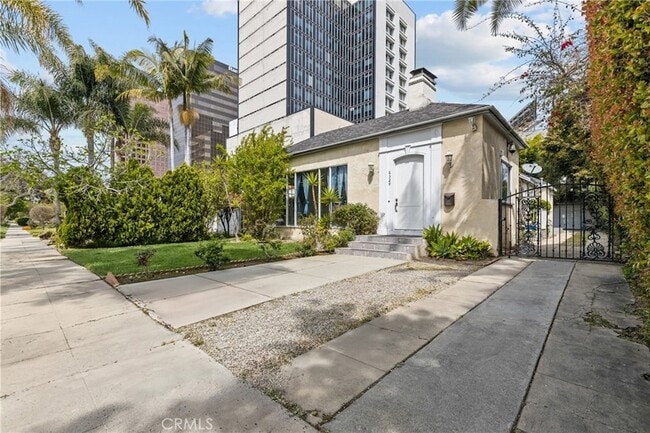 6329 Warner Dr, Unit 1-1109 in Los Angeles, CA - Building Photo - Building Photo